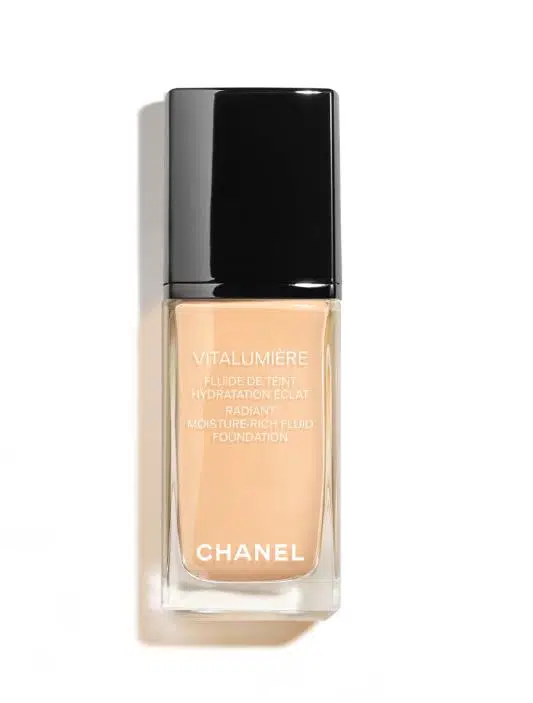 Chanel Vitalumiere Radiant Fondöten 07 Ivoire